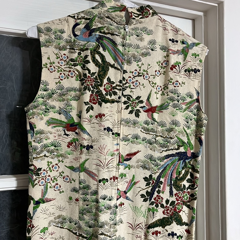 Absolutely gorgeous vintage Asian style dresss with phoenix and floral fabric - Picture 5 of 15